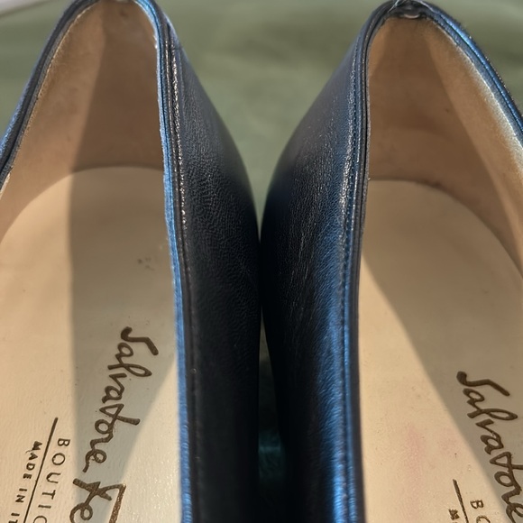 Salvatore Ferragamo Italian Leather Pump, Black, Size 8.5 1.5 Heel EUC🖤🖤🖤 - Picture 8 of 8